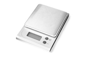 パン作りに必須のデジタルスケール、粉や水を正確に計量する