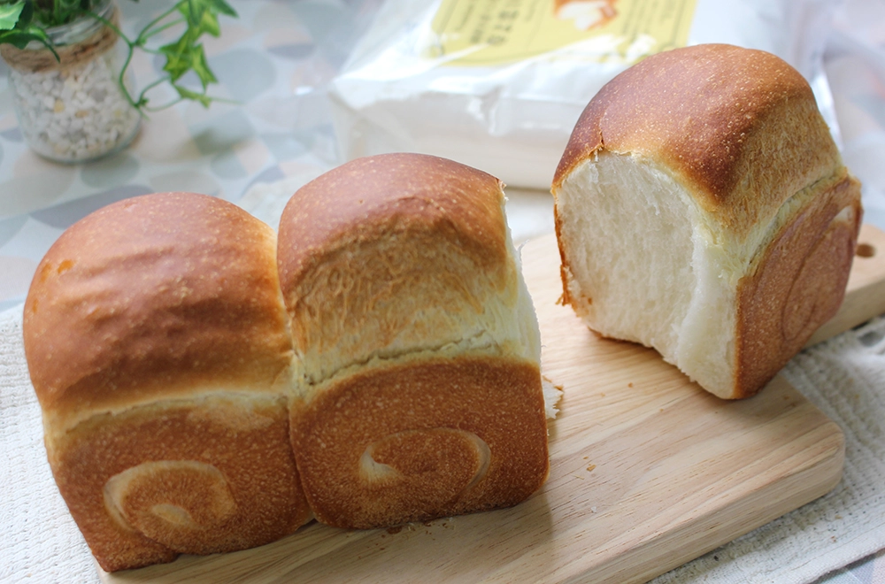 基本の手ごねミニ食パンの画像