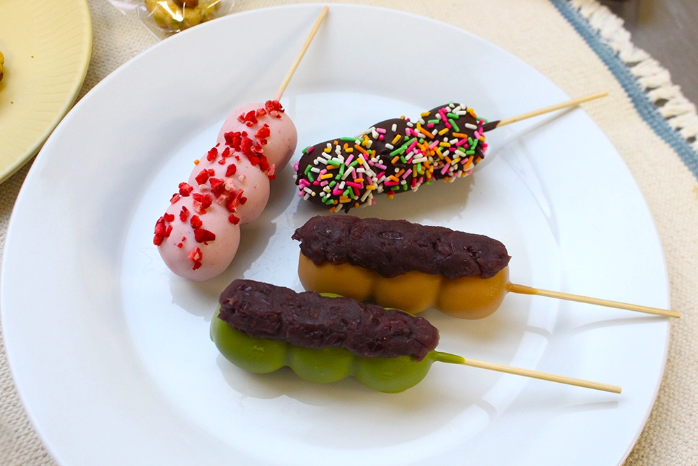 冷やして食べるチョコ団子の画像