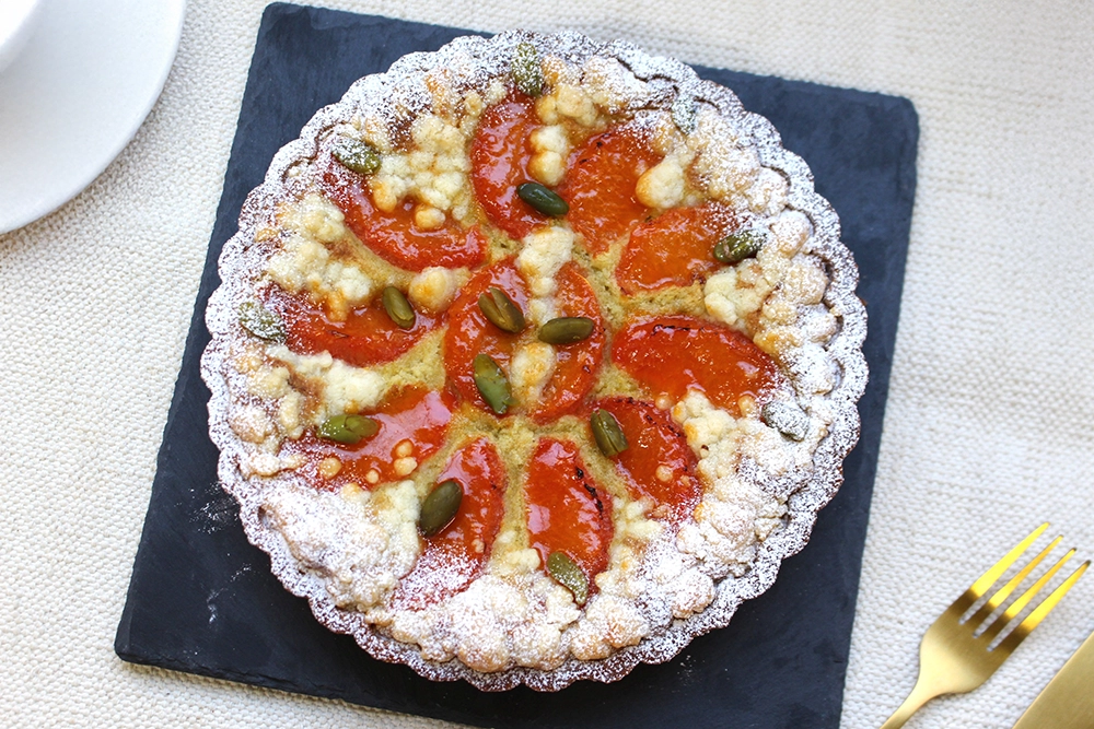 グレープフルーツとピスタチオナッツのタルトの画像