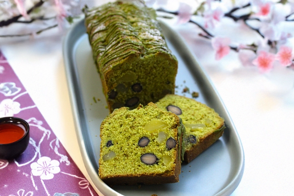 黒豆と栗の抹茶パウンドケーキの画像