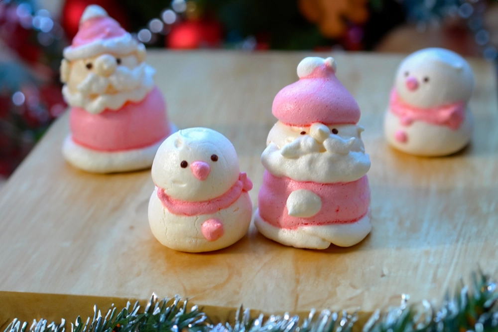 クリスマス☆メレンゲサンタと雪だるまの画像