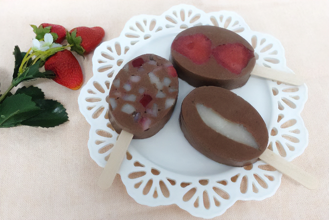 チョコレートとフルーツのパンナコッタバーの画像