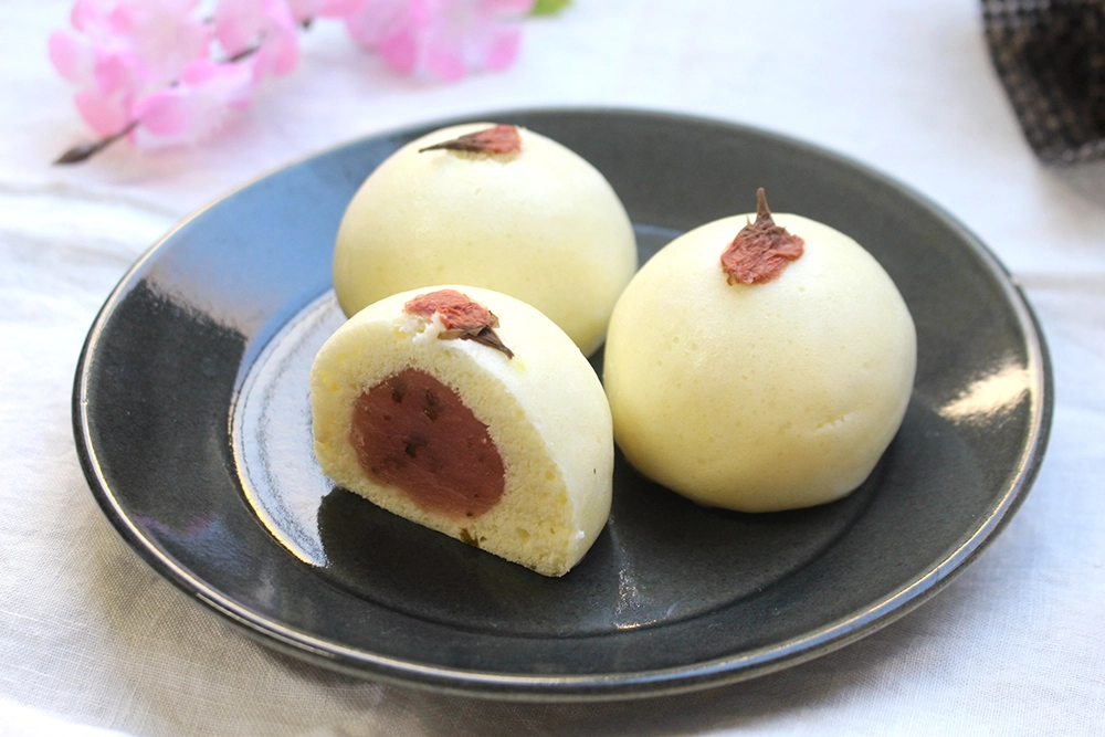 桜まんじゅう｜桜あん入り蒸し和菓子の画像