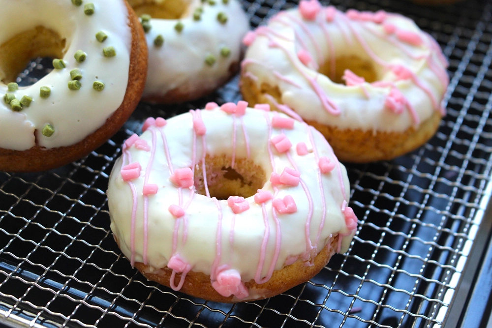 桜スイーツ 焼きドーナツ さくらトッピングシュガー使用