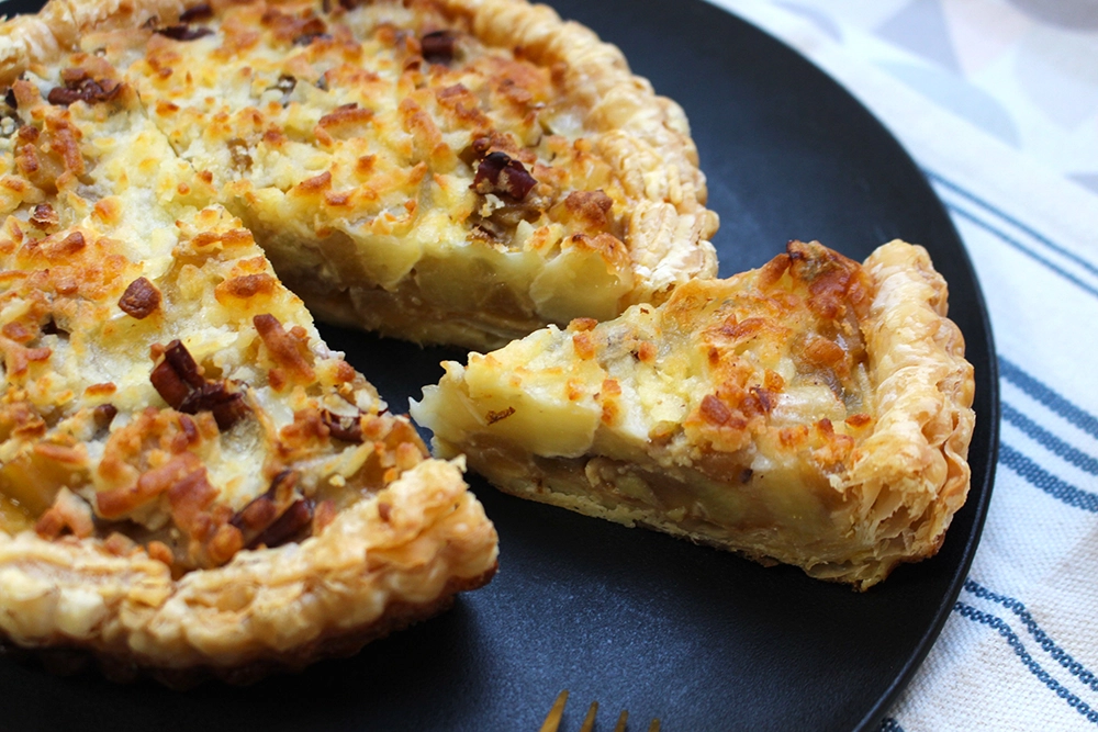 サツマイモとリンゴのキッシュの画像