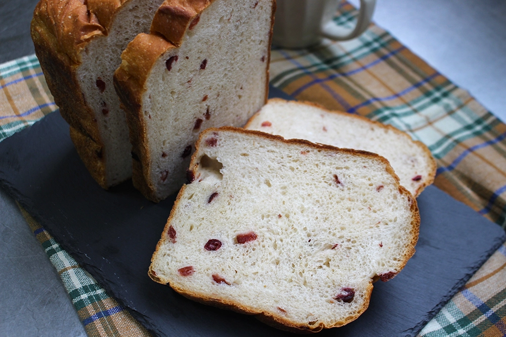 クランベリー入りヨーグルト食パンの画像