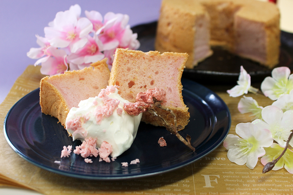 桜のエンゼルフードケーキの画像