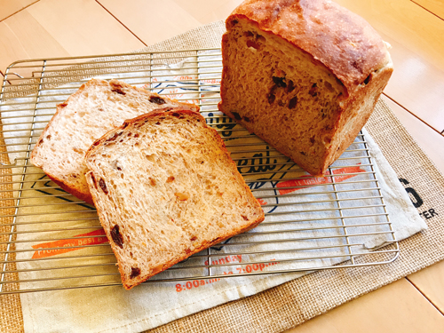 くるみレーズン山型食パン(超過水食パン)の画像